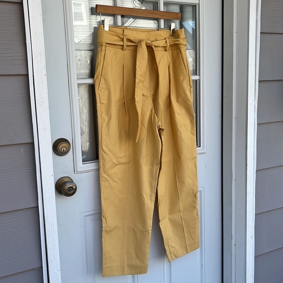 Ann Taylor Petite Mustard Belted Pocketed Pants, 4P - Picture 2 of 11